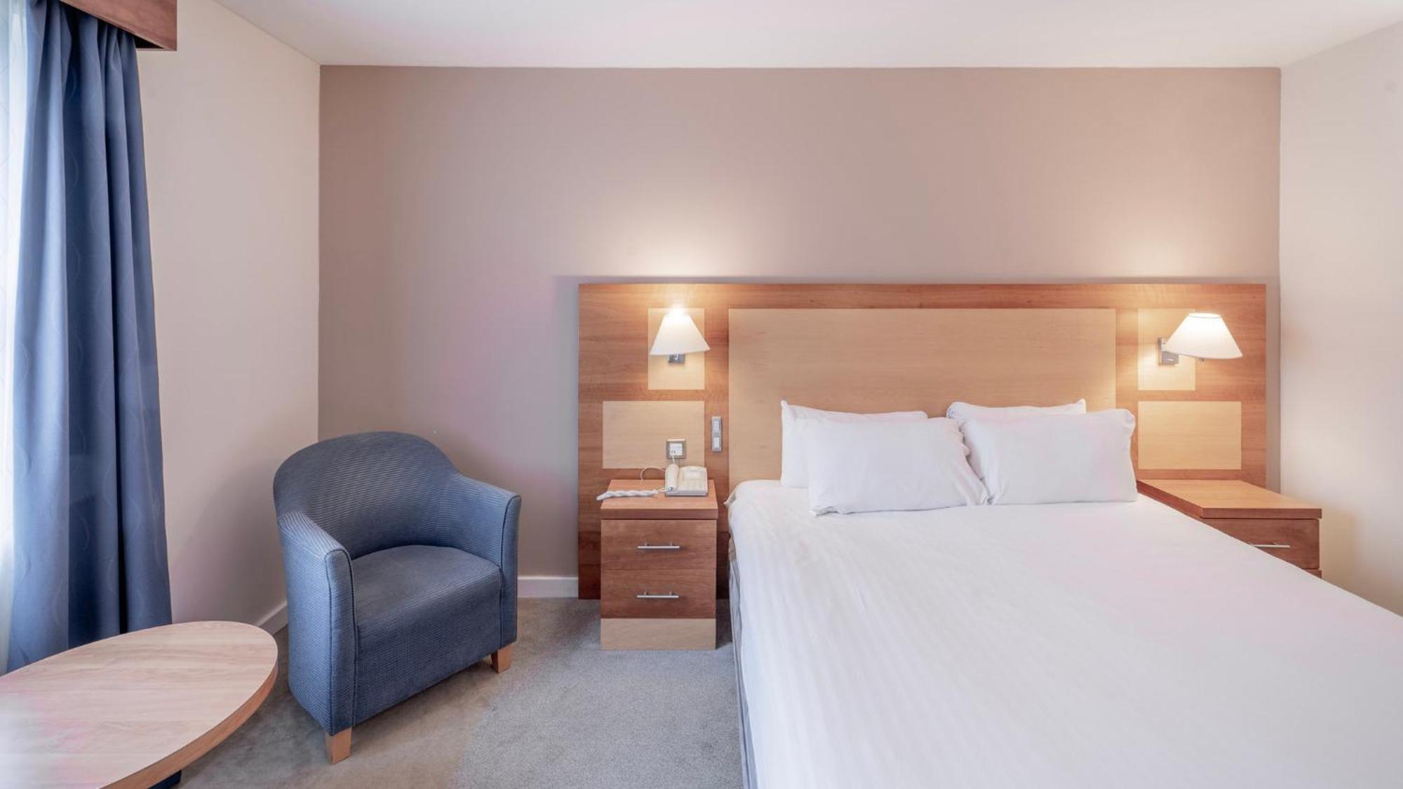 Holiday Inn Bristol Airport, An Ihg Hotel Redhill  Extérieur photo